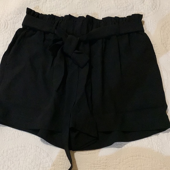 Laundry by Shelli Segal Paperbag shorts. NWT. Small - Picture 2 of 8